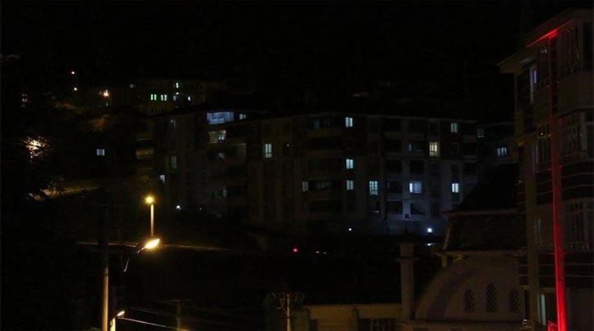 14 g&uuml;n kuralına uymayan &ccedil;iftin evde alıkonulmasına karar verildi