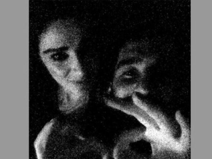 Aslıhan Doğan aşkını kumlara yazdı G5