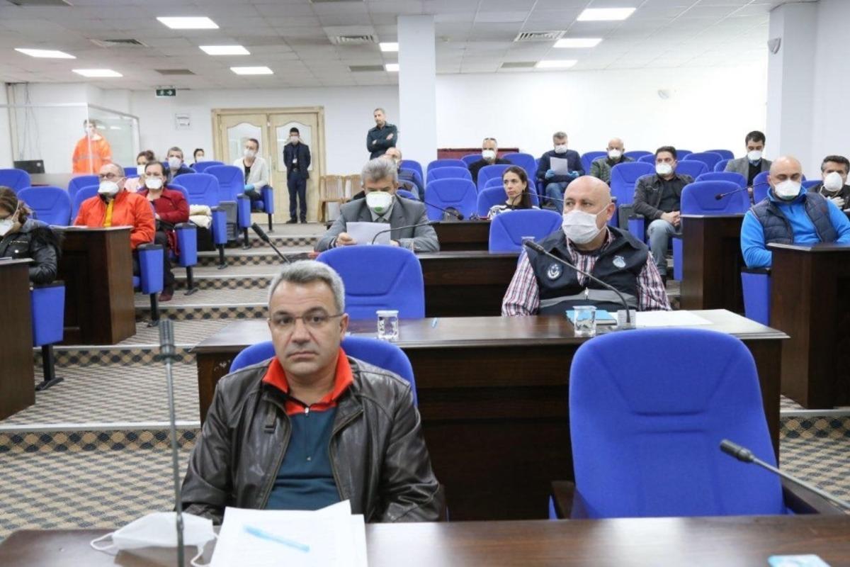 65 yaş &uuml;st&uuml; vatandaşlar i&ccedil;in toplandılar