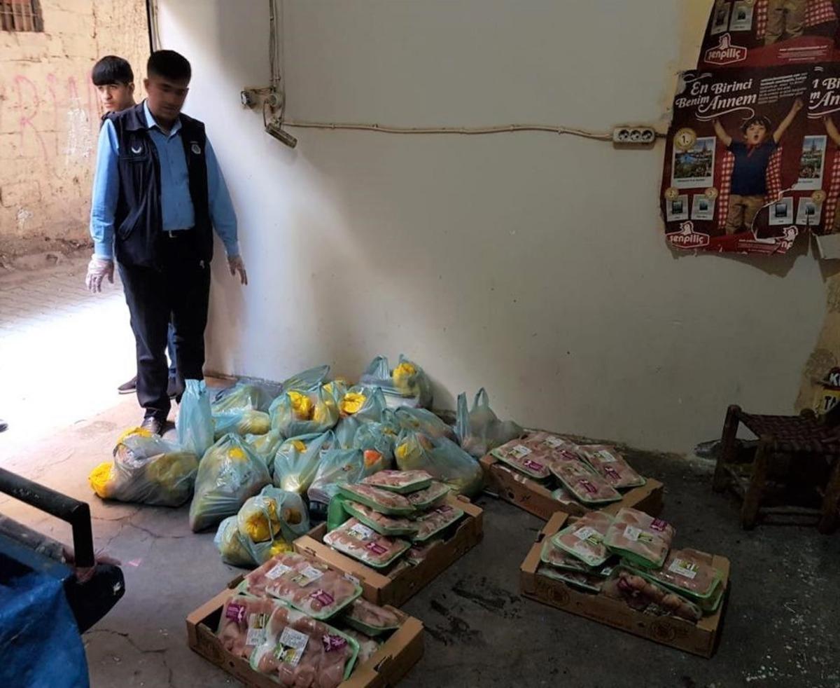 Vatandaşı zehirleyeceklerdi, belediye ekipleri engel oldu