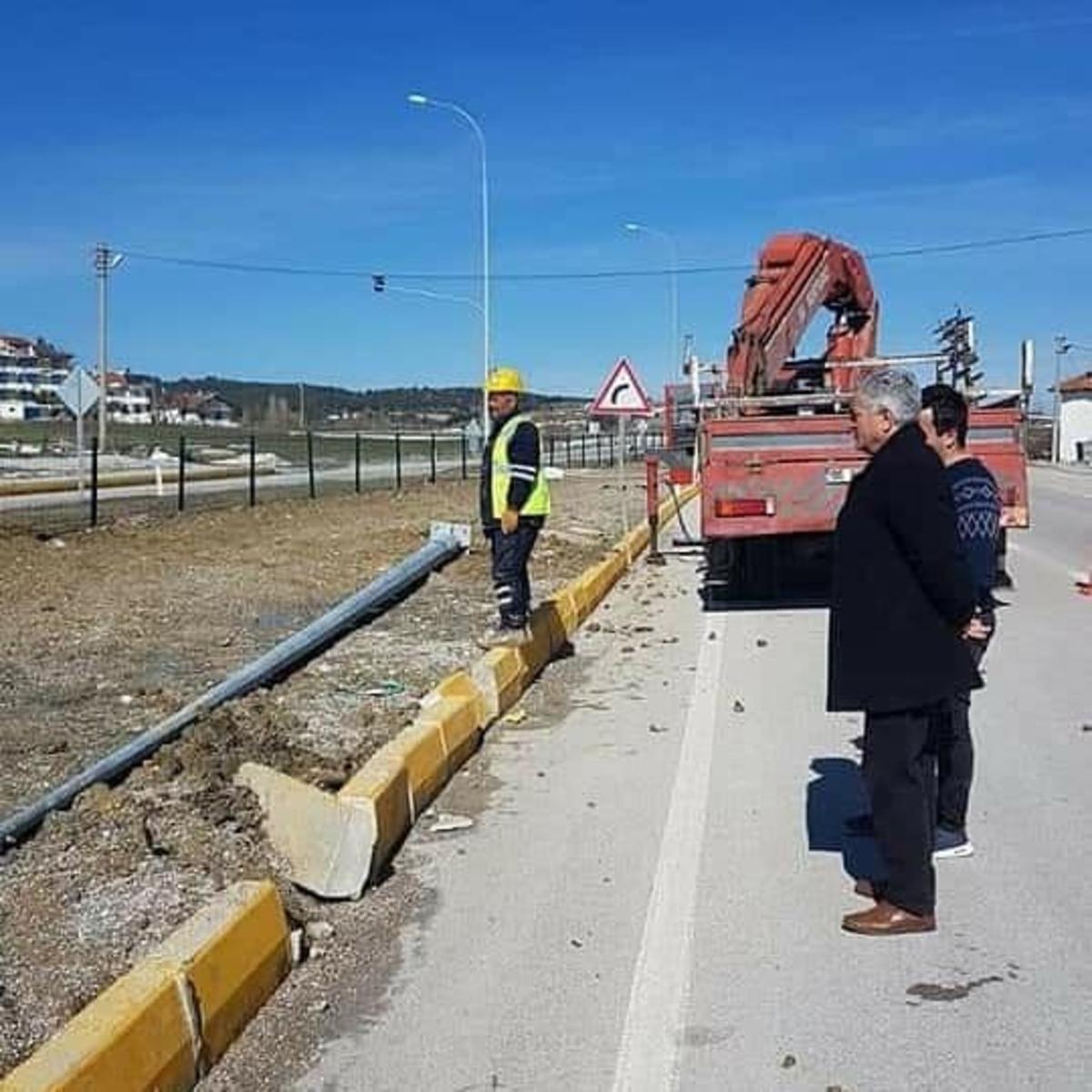 Dumlupınar&rsquo;da &ccedil;evre yolu ışıklandırma &ccedil;alışmaları