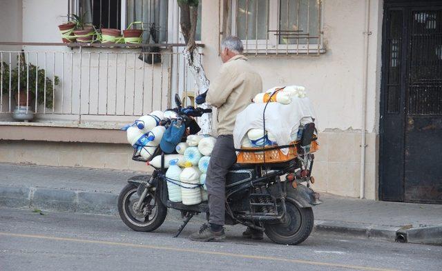 Aydın’da vatandaşlar doğal süte yöneldi