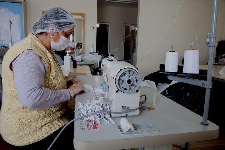 Akdeniz Belediyesi tıbbi maske üretimine başladı G3