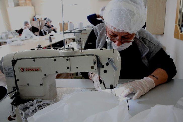 Akdeniz Belediyesi tıbbi maske üretimine başladı G4
