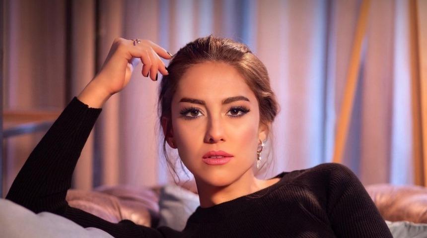 Şarkıcı İpek Demir&rsquo;den sevenlerine m&uuml;jde