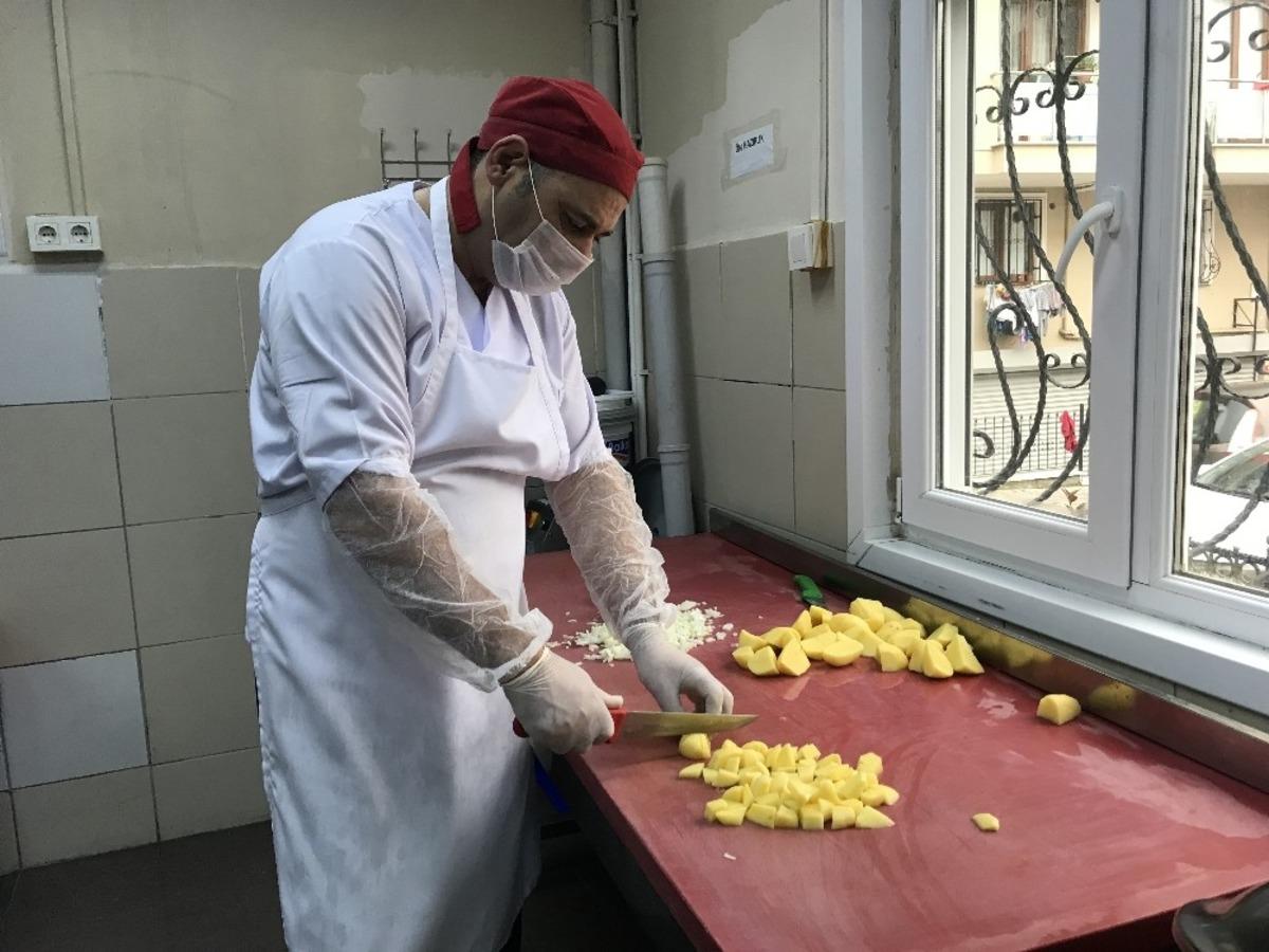 Maltepe&rsquo;de 65 yaş &uuml;st&uuml; vatandaşlara sıcak yemek desteği