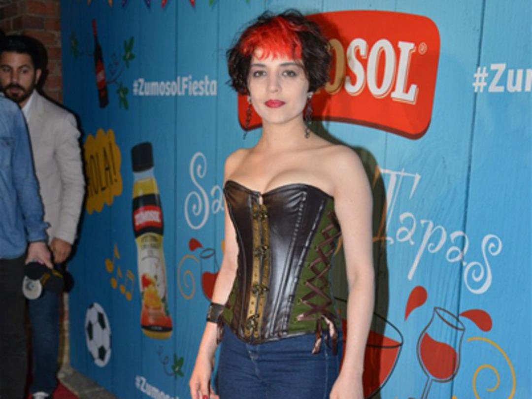 Gonca Vuslateri bu ne hal?