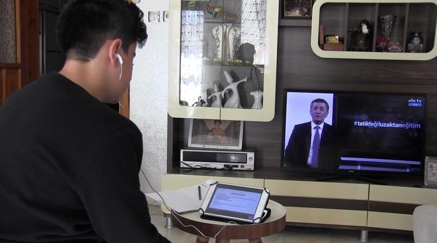 Şanlıurfa&rsquo;da &ouml;ğrenciler evde ders başı yaptı