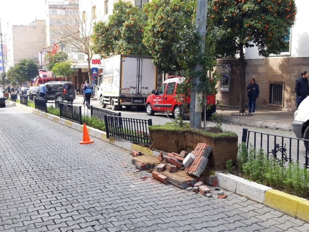 Freni boşalan kamyon ref&uuml;je &ccedil;ıktı