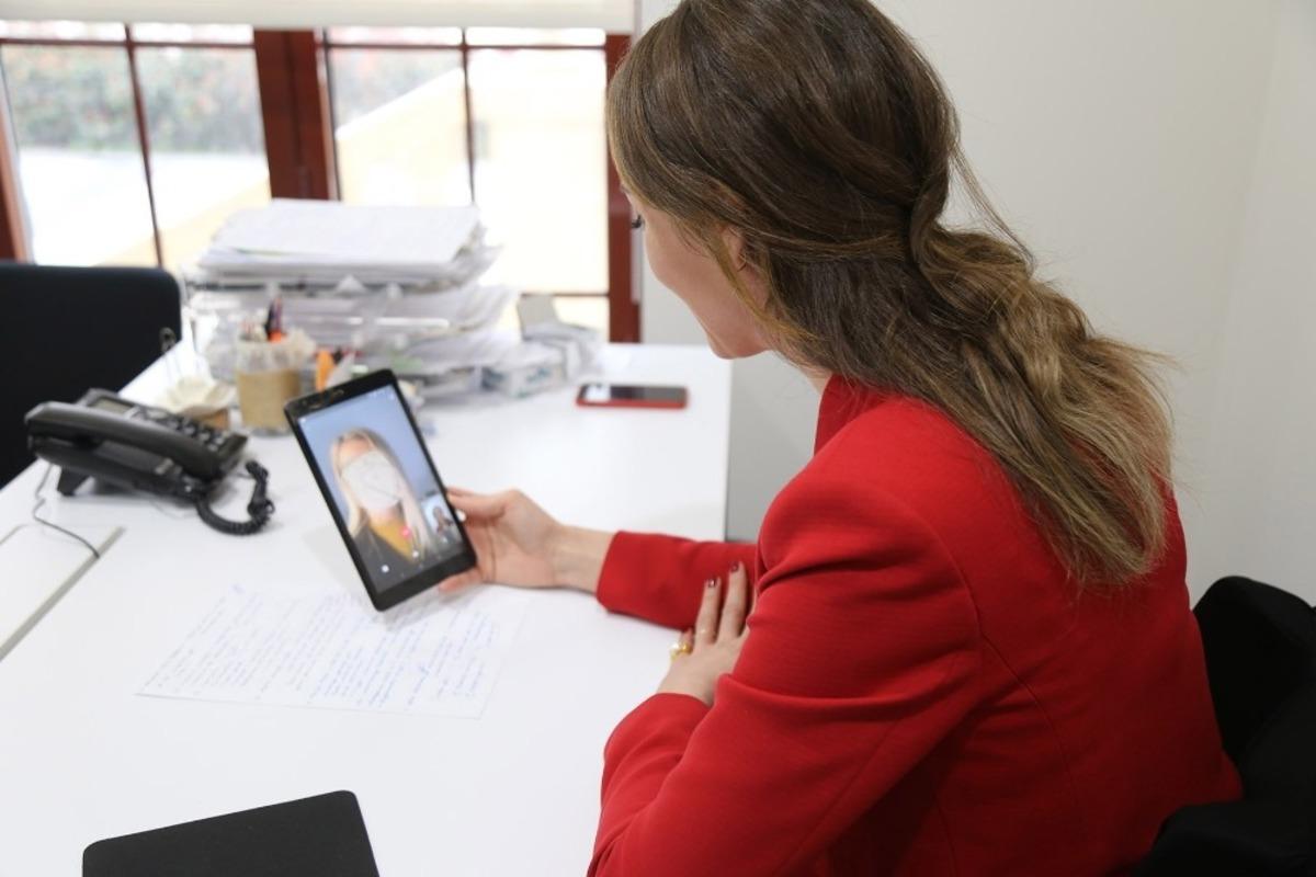 Korona vir&uuml;s endişesi yaşayan vatandaşa online terapi hizmeti