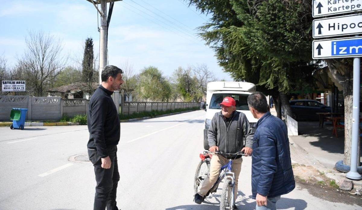 Başkan Kocaman vatandaşları bizzat bilgilendiriyor