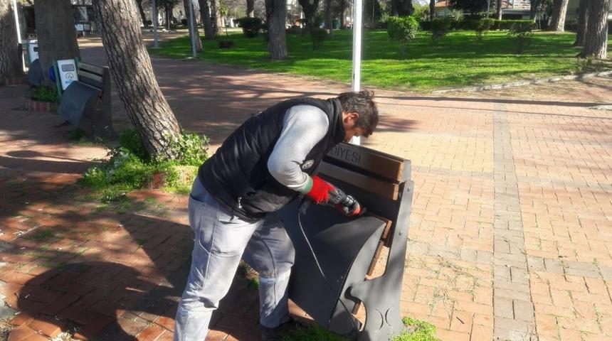 Burhaniye&rsquo;de banklar kaldırıldı