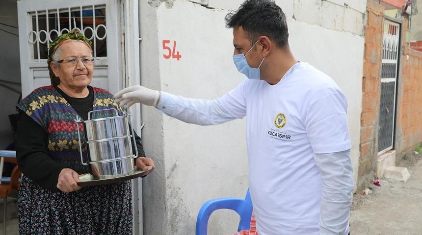 Yaşlılara sıcak yemek