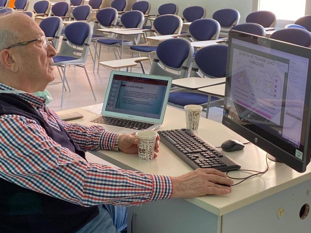 İE&Uuml;&rsquo;de 10 bin &ouml;ğrenciye &lsquo;uzaktan eğitim&rsquo;