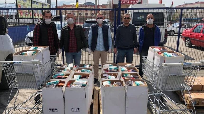 Gençler yardım için kolları sıvadı