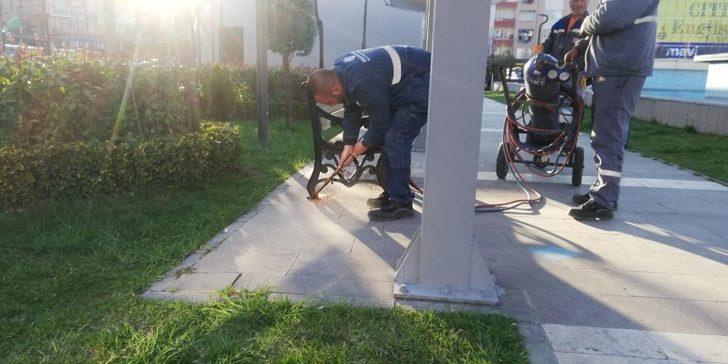 Sincan’da meydanlarda banklar kaldırıldı G2