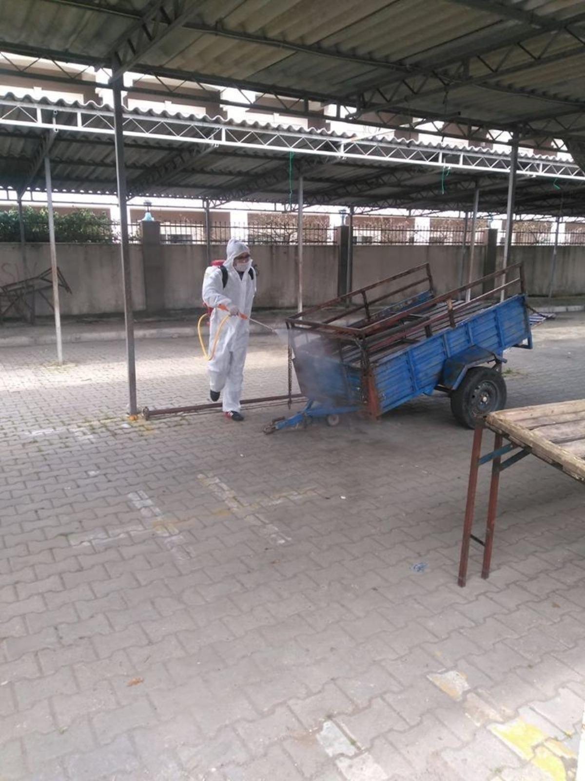 Kemer&rsquo;de pazar yerleri dezenfekte edildi