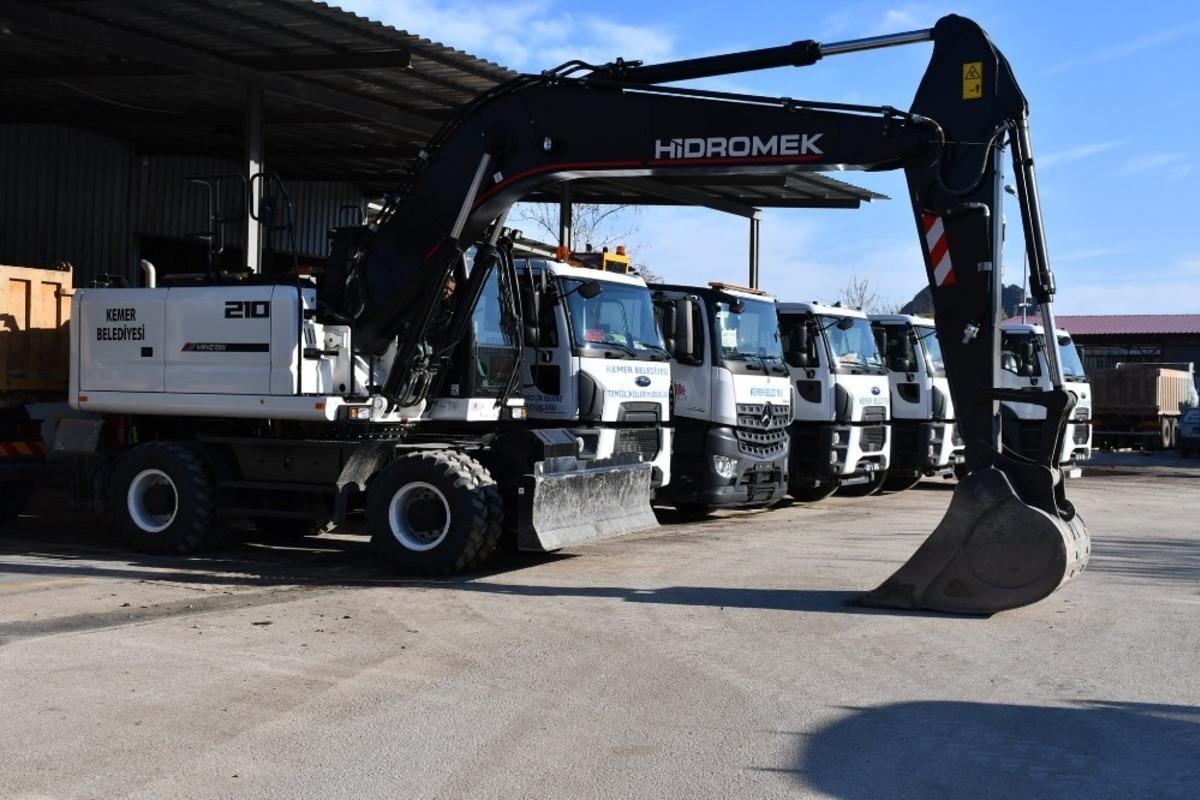 Kemer belediyesi, ara&ccedil; filosunu yeniliyor