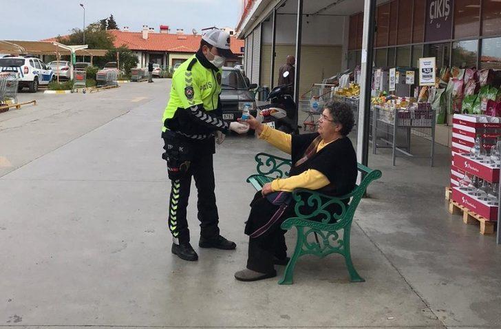 Datça polisi ihtiyaç sahiplerinin yardımına koştu G3