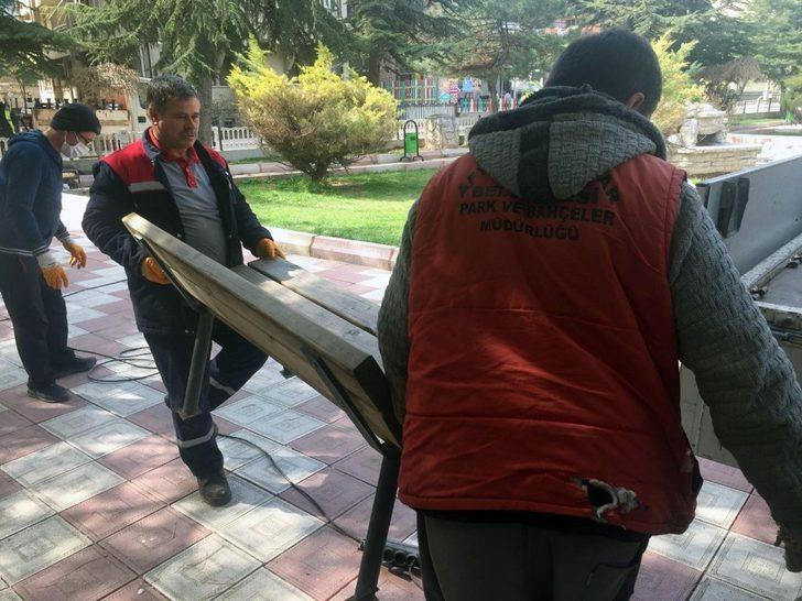Afyonkarahisar’da parklar bulunan banklar toplandı G2
