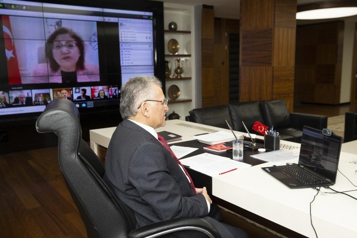 B&uuml;y&uuml;kkılı&ccedil;, TBB Enc&uuml;meni&rsquo;ne telekonferansla katıldı