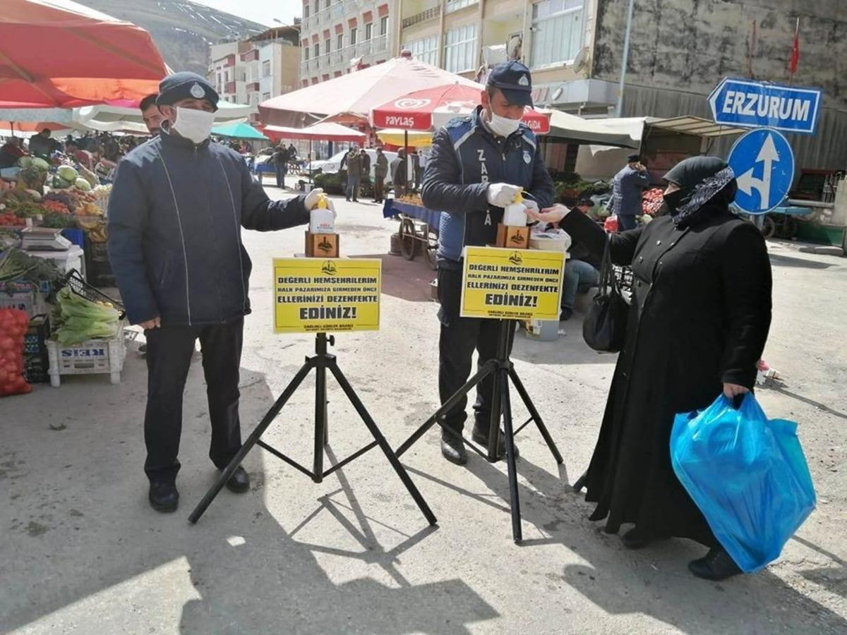 Halk Pazarında korona vir&uuml;s &ouml;nlemleri