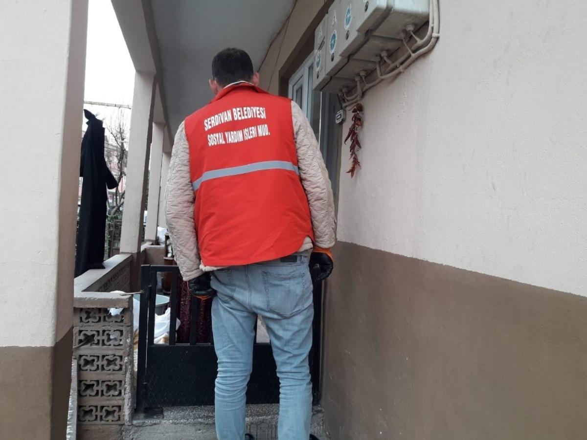 Serdivan Belediyesi ekipleri yaşlılar i&ccedil;in seferber oldu