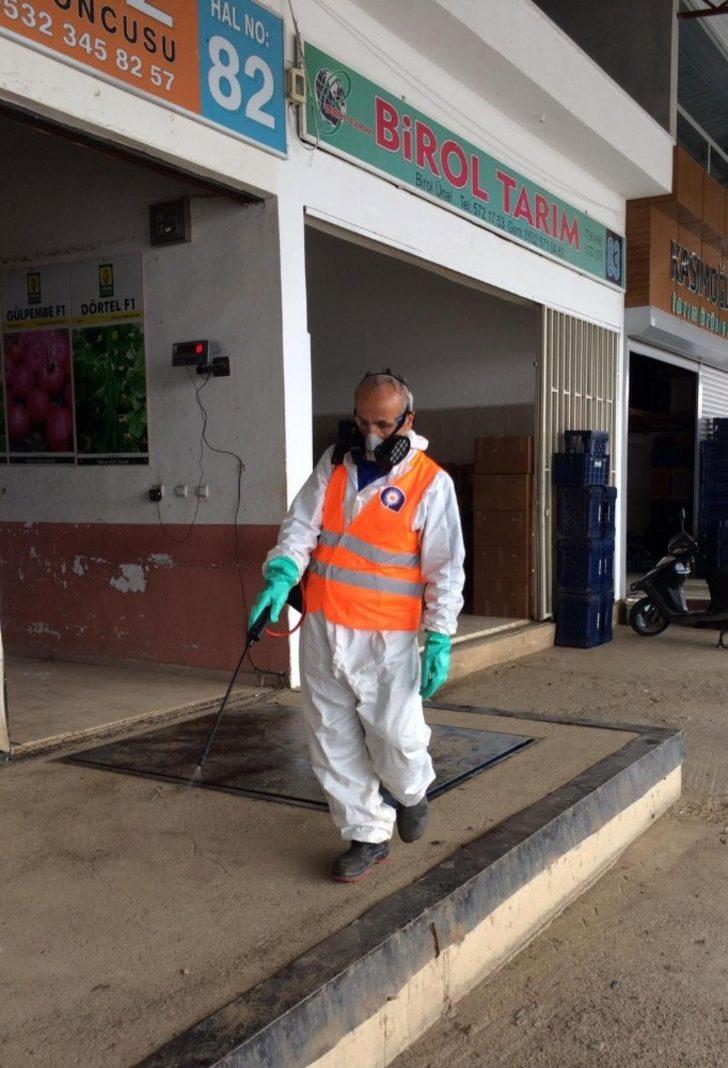 Büyükşehir Toptancı Hallerini dezenfekte ediyor G4