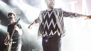 Tarkan'dan çifte müjde