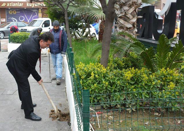 Türkeli Kent Meydanı Projesi’nde ilk kazma vuruldu