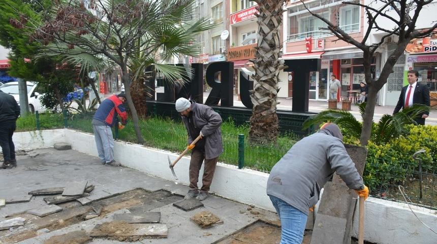 T&uuml;rkeli Kent Meydanı Projesi&rsquo;nde ilk kazma vuruldu