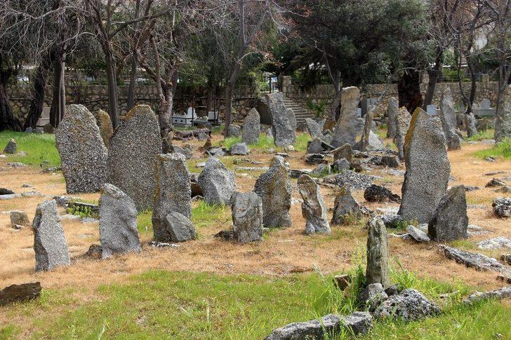 Alanya’da sahipsiz taş mezarlar gizemi koruyor G4