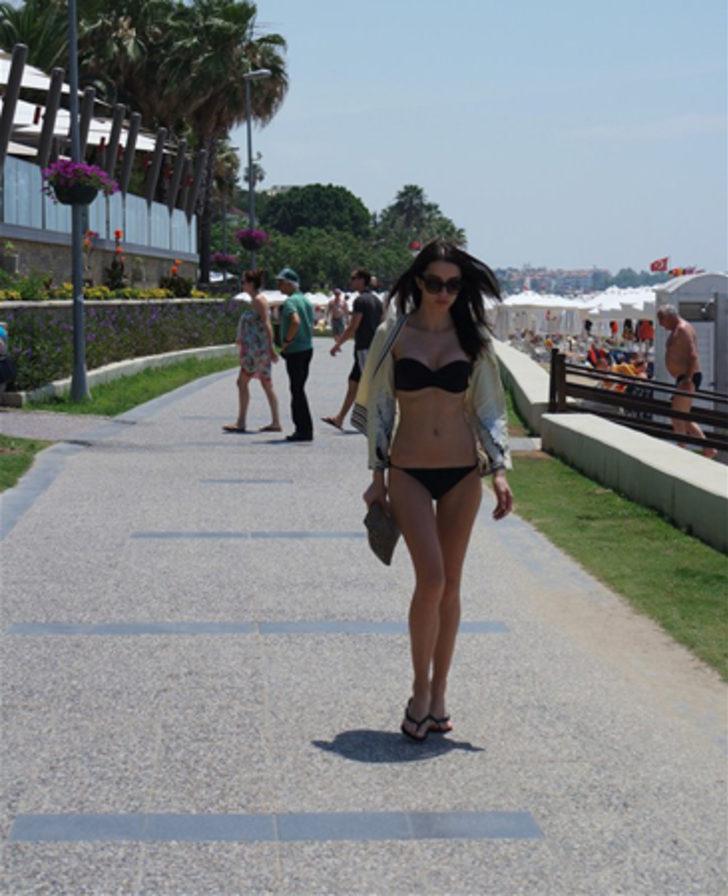 Ünlü model yaz sezonunu açtı G2