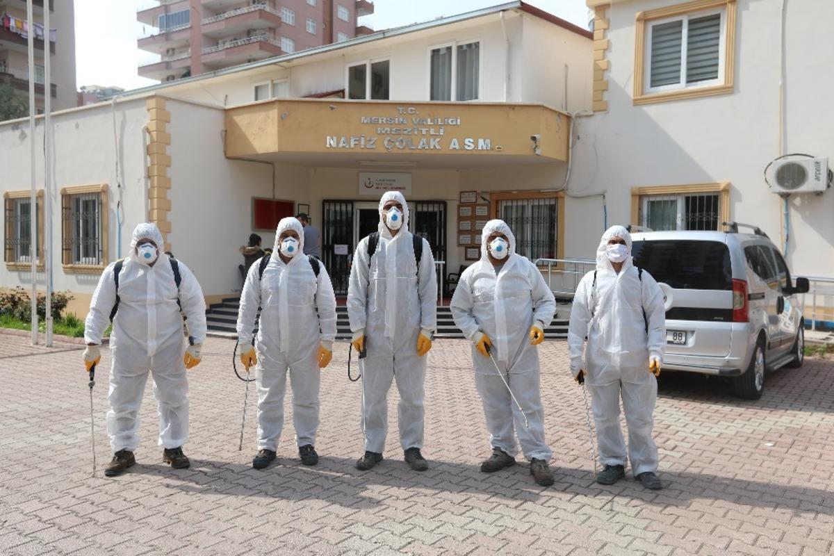 Mezitli korona vir&uuml;se karşı dezenfekte ediliyor