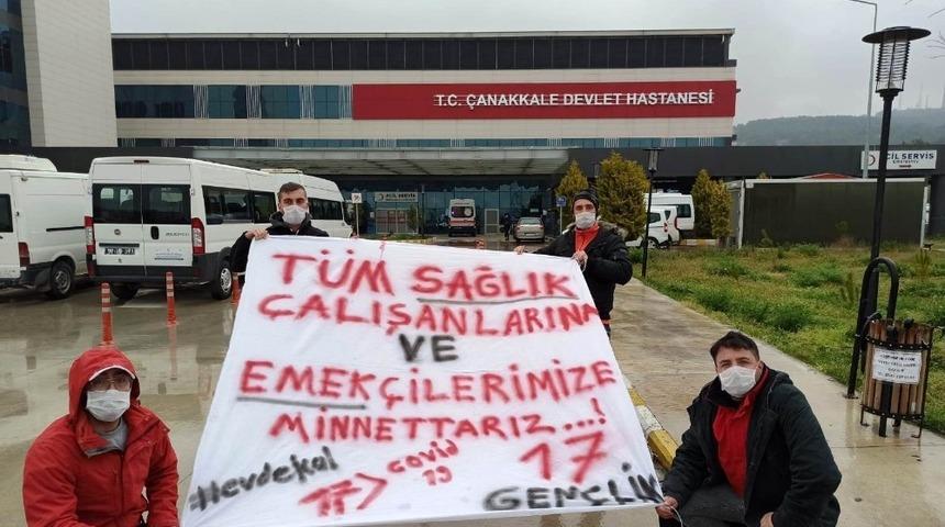 17 Gençlik’ten sağlık çalışanlarına destek