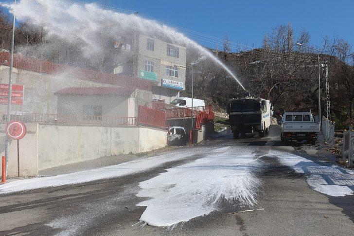 TOMA ve itfaiye aracıyla dezenfekte çalışması G4