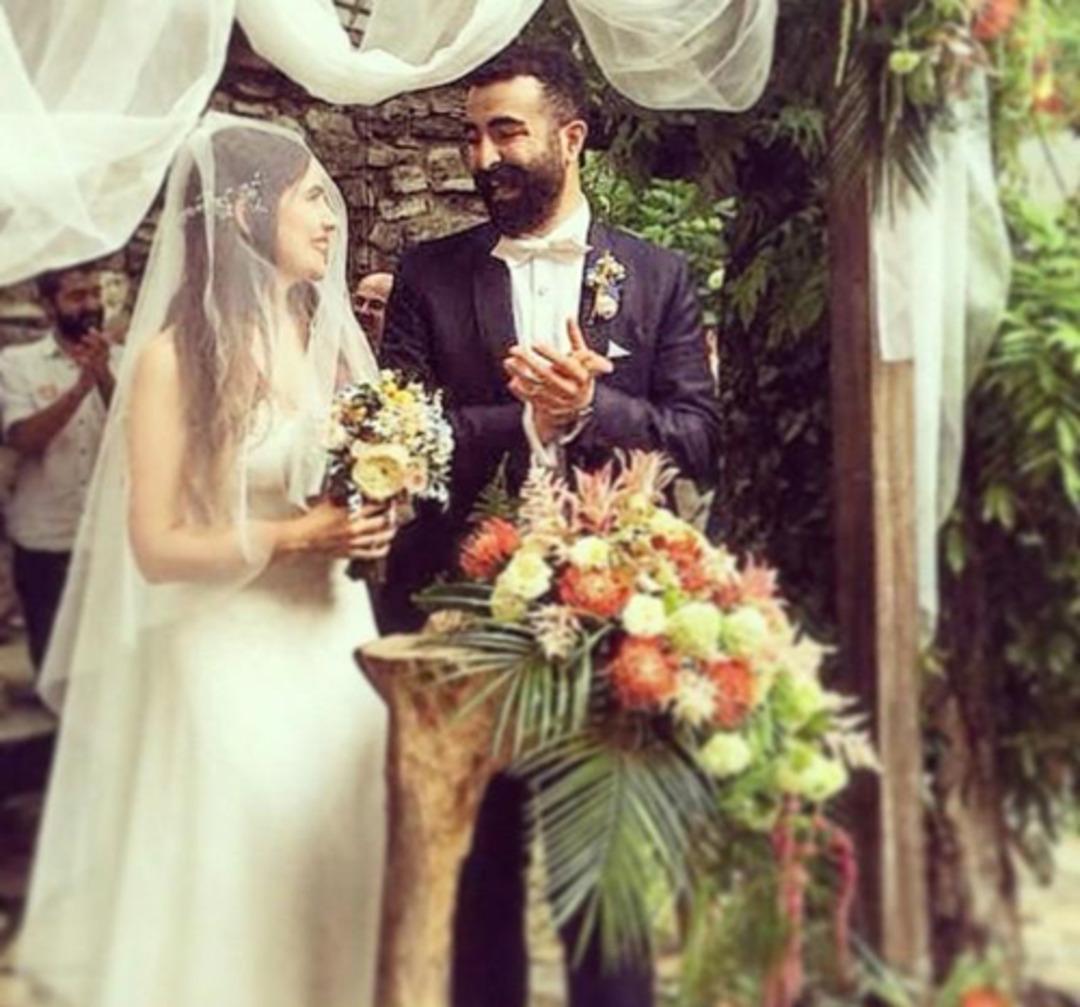 Zeynep &Ccedil;amcı Serhat Bayram evlendi