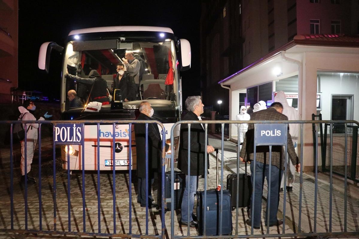 G&Uuml;NCELLEME - Yurt dışından gelen yolcular Bolu'daki &ouml;ğrenci yurduna yerleştirildi