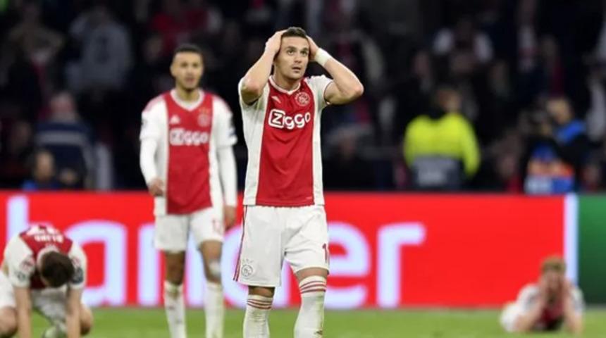 Hollanda Futbol Federasyonu, koronavirüs nedeniyle ligleri 1 Haziran'a ertelendiğini açıkladı!