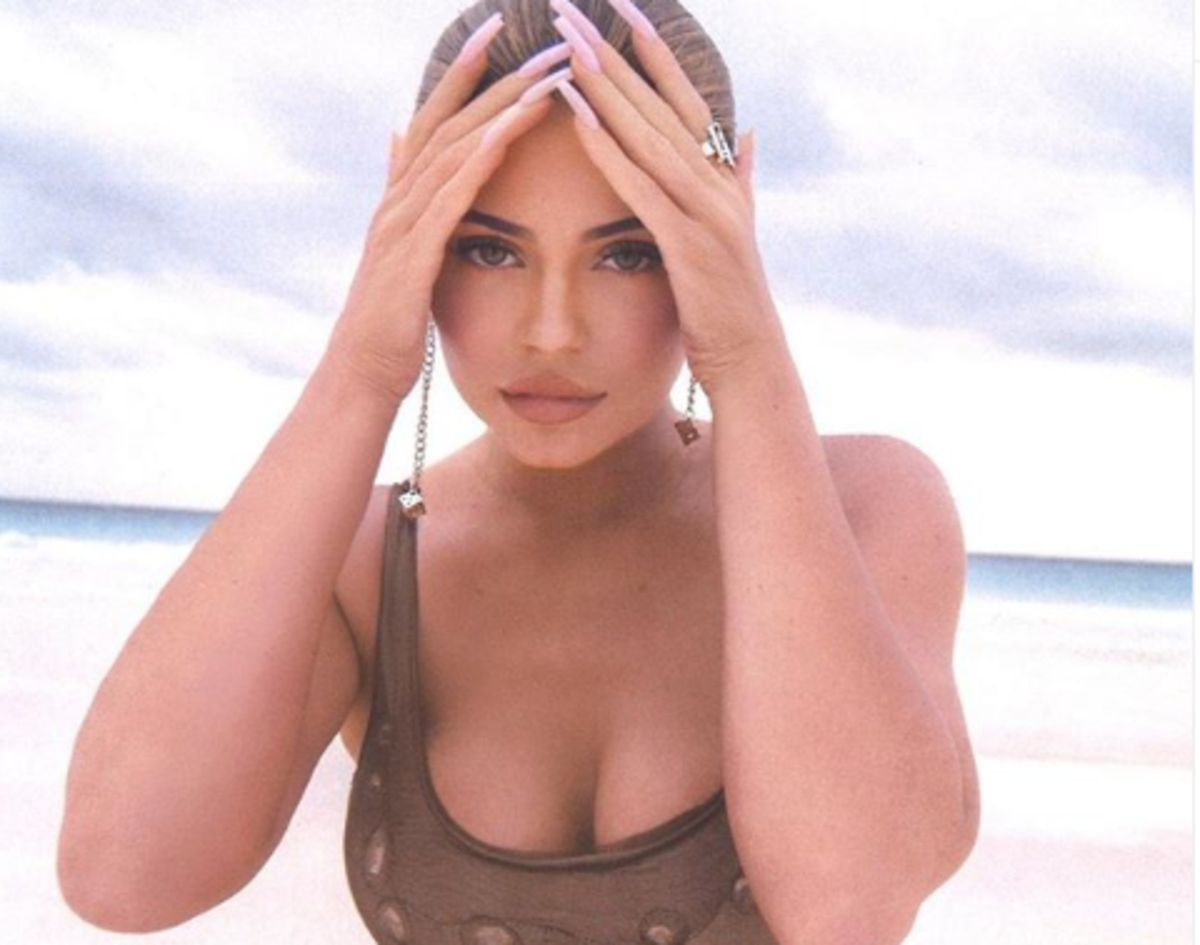 Kylie Jenner 6 milyon dolarlık evinde karantinada