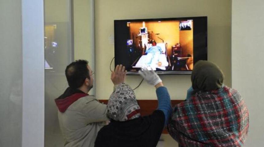 Koronavirüs nedeniyle hastalarla görüntülü görüşme