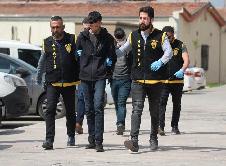 Fuhuş anlaştıkları kadınlar kaçınca otel görevlisini darp ettiler! G3