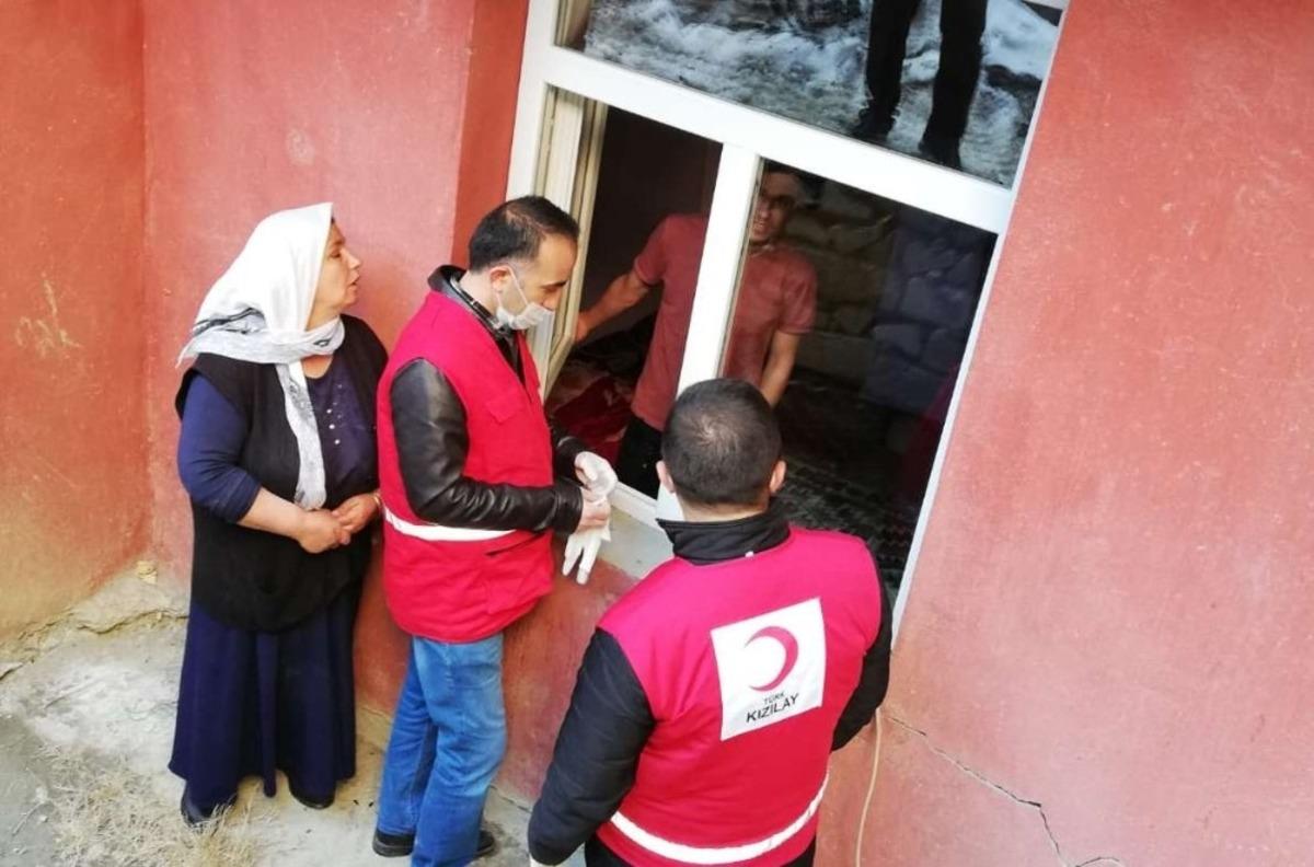 Kızılaydan yaşlılara destek