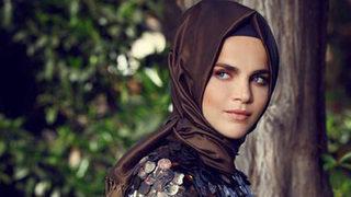 Tuğçe Kazaz sosyal medyada alay konusu oldu