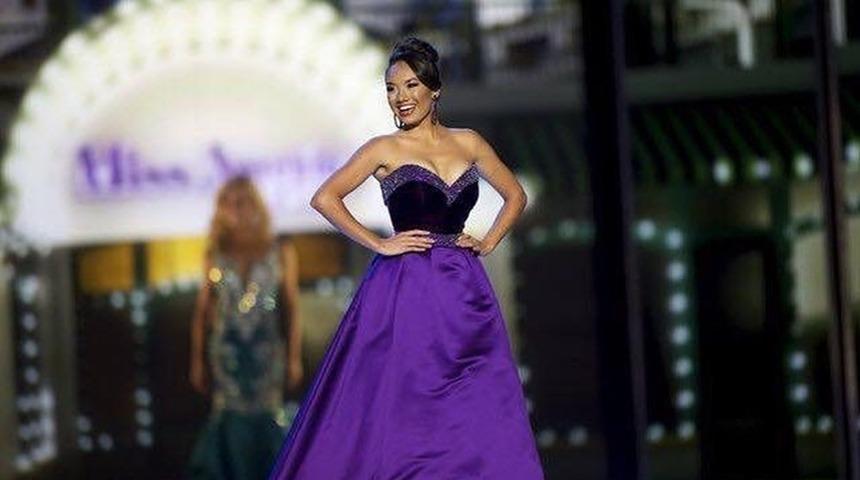 G&uuml;zellik krali&ccedil;esi de koronavir&uuml;se yakalandı