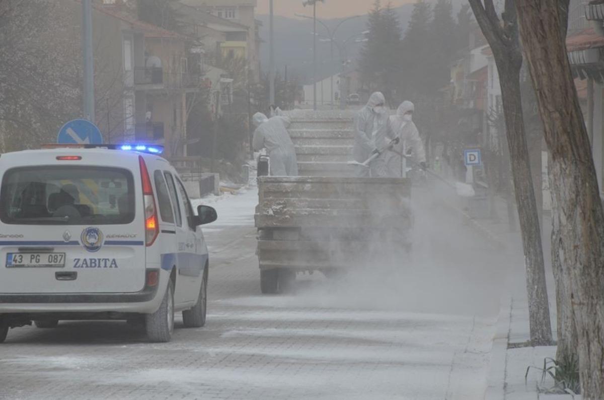 Pazaryeri ve &ccedil;&ouml;p konteynerleri dezenfekte edildi