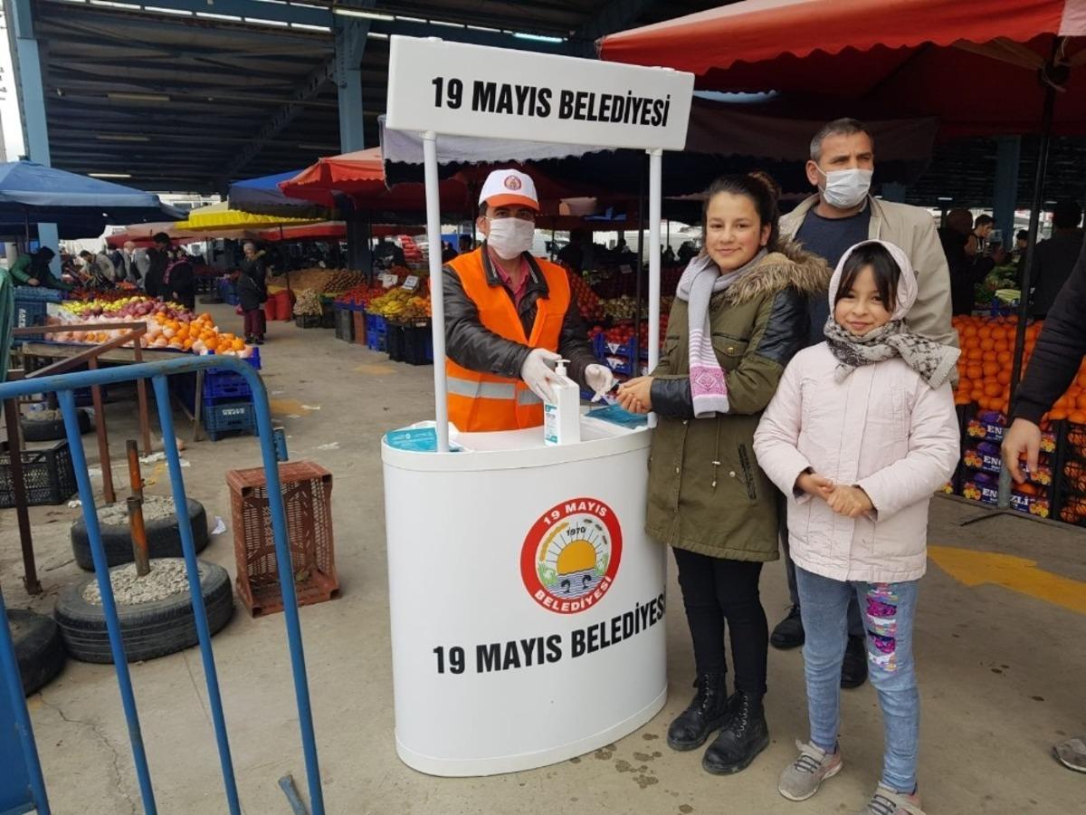 19 Mayıs Belediyesi&rsquo;nden vatandaşa maske ve eldiven dağıtımı