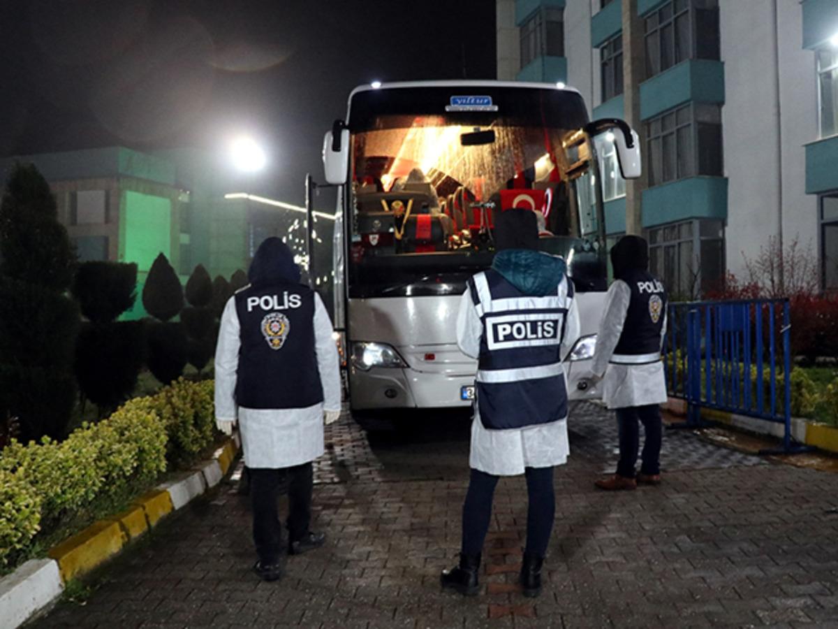 Yurt dışından gelen T&uuml;rkler Sakarya'daki yurda yerleştirildi