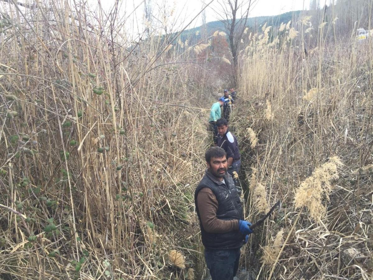 Hisarcık&rsquo;ta sulama kanalları temizleniyor