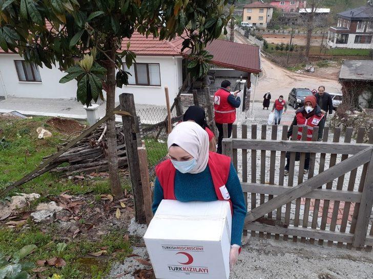 Evden çıkamayan 65 yaş üzeri yaşlılara Kaymakamlık ve Kızılay desteği G4